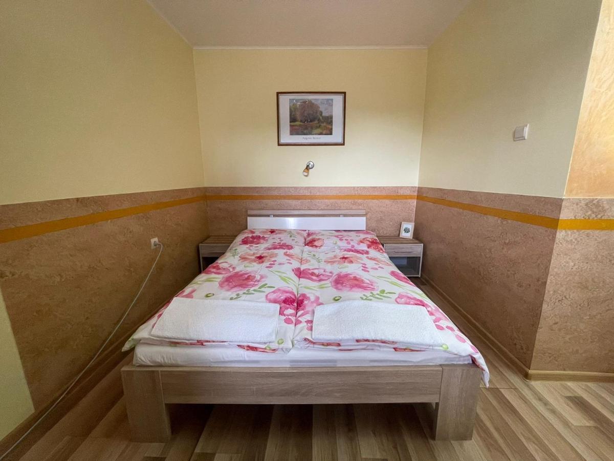 ホテル Sifra 276 Nová Lesná エクステリア 写真